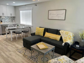 Guest Suites 1998 #3 - Cheerful 1 bedroom 1 bath Suite